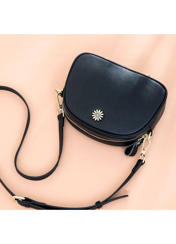 Leather messenger bag women's small round bag  spring new leisure middle aged mother's small bag soft leather one shoulder bag 