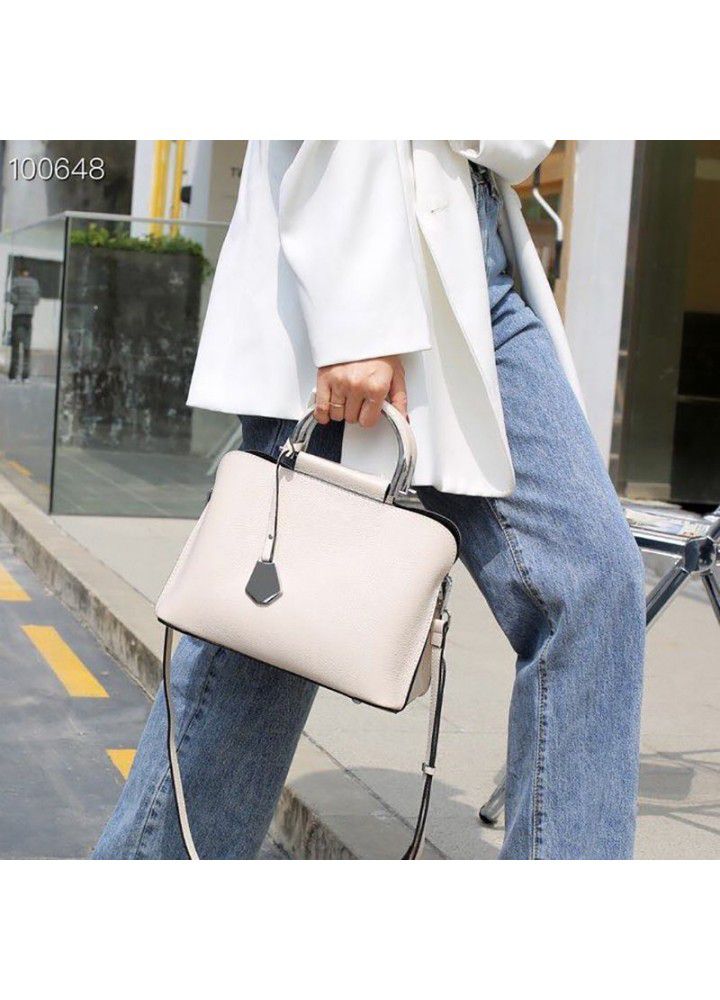 Commuting top leather handbag  new atmospheric leather women's bag fashion versatile Messenger Shoulder Bag 8108 