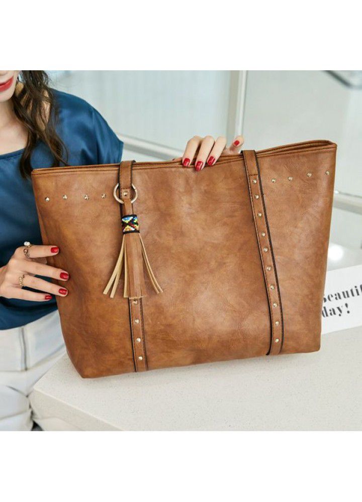 Women's bag  new European and American fashion retro large capacity handbag willow nail Simple Shoulder Bag